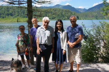 Li Mei, Hans Sauseng, Wolfgang Kubin, Bonnie und Walter Fehlinger am Almsee 2016