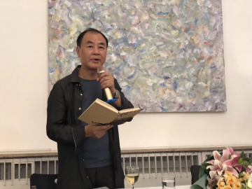Wang Jiaxin liest aus seinem Werk